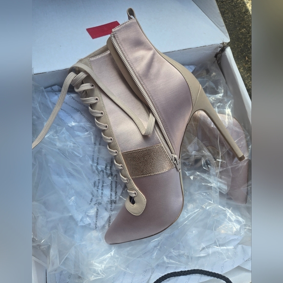 Aldo Shoes - Woman's aldo boots new in box size 9***